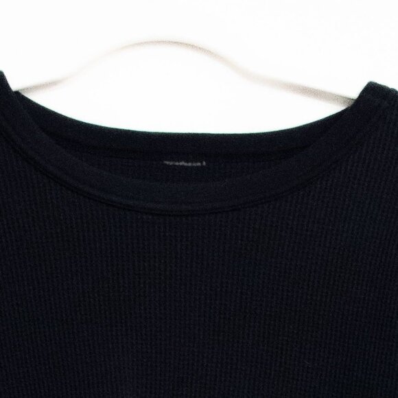 Black Long-Sleeve Thermal Knit Crewneck Pullover - Picture 2 of 8